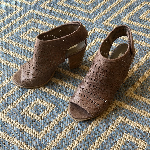 ❌DONATED❌ - Picture 3 of 5